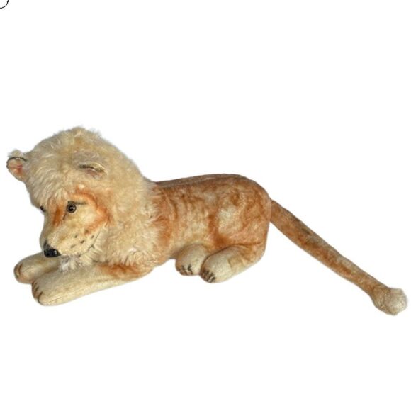 Rare Vintage Straw Stuffed Lion Animal 16" Long plus Tail - Picture 2 of 16